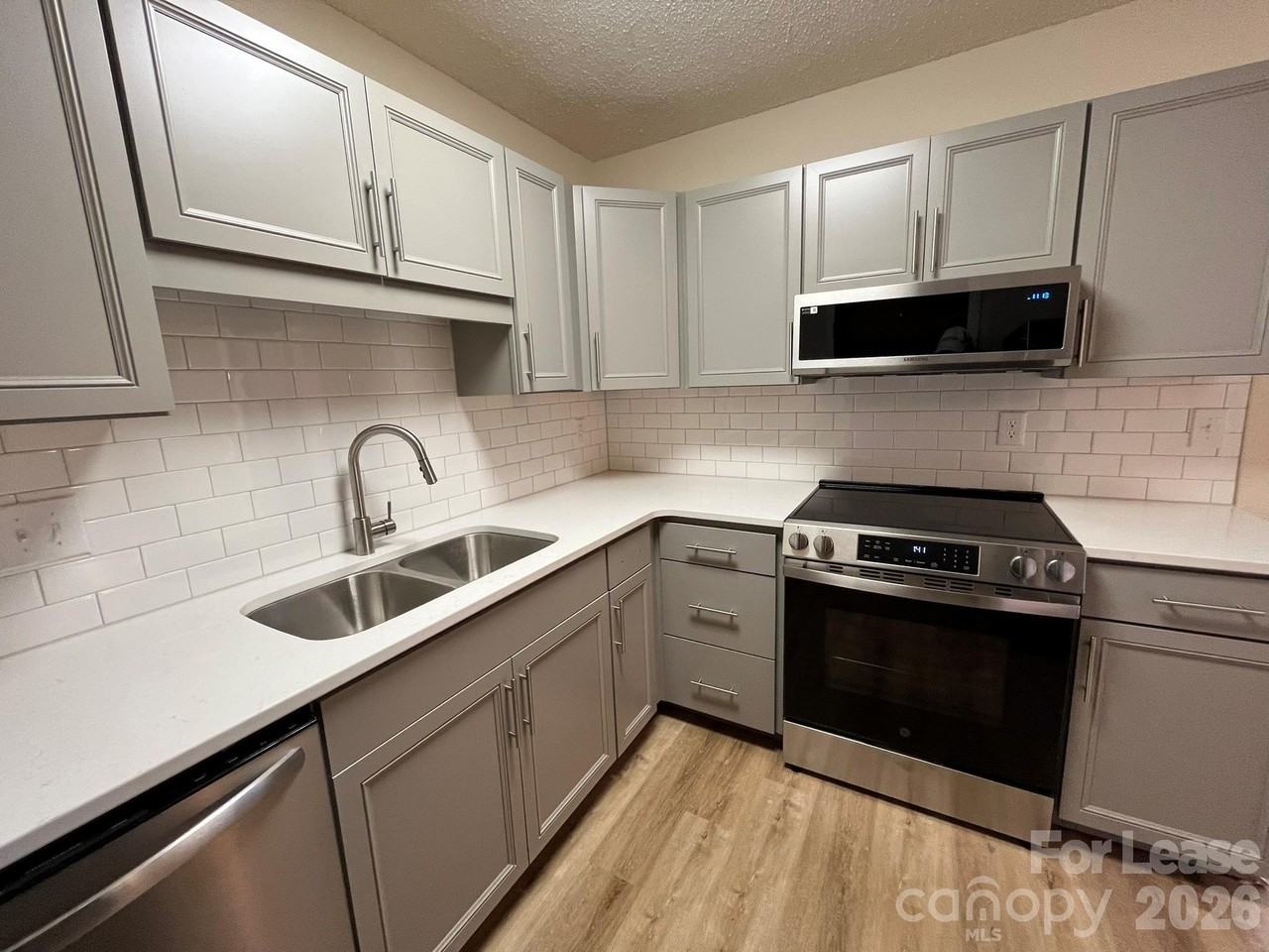 220 14th Ave Se #C - Photo 7 of 23
