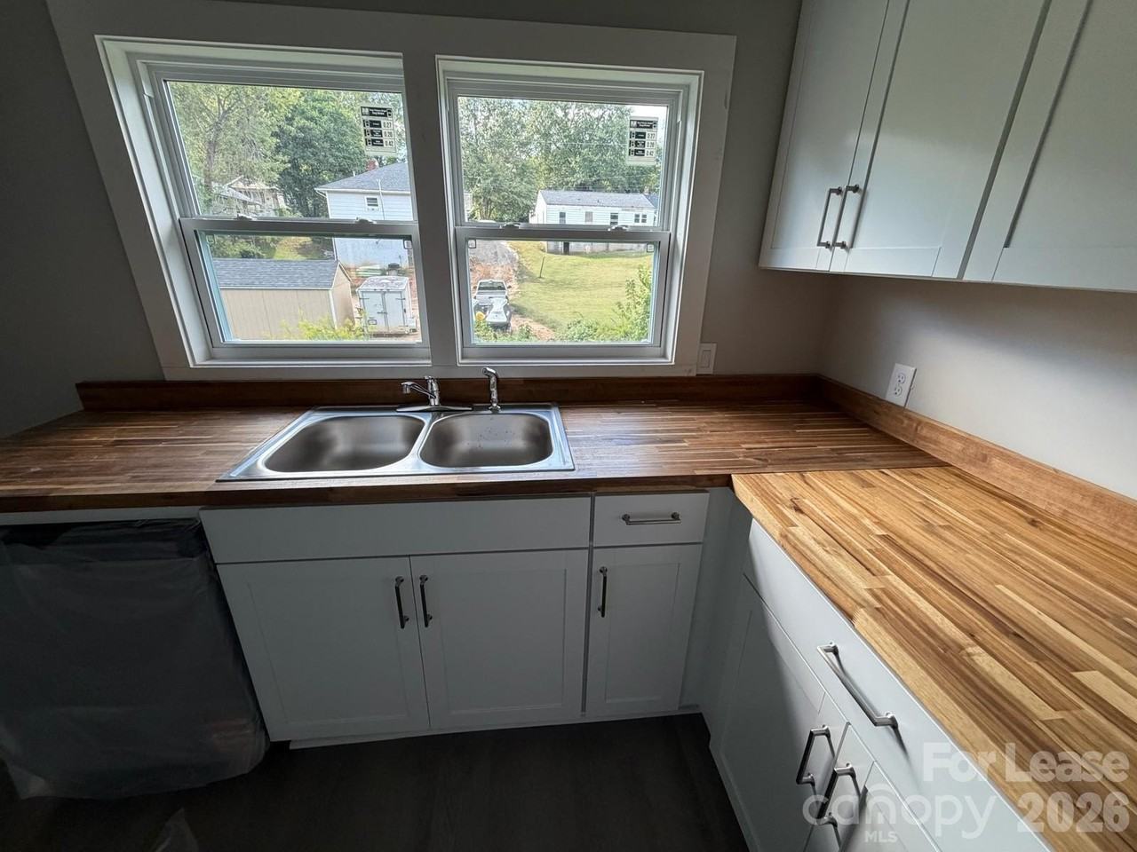 405 N Highland St - Photo 6 of 6