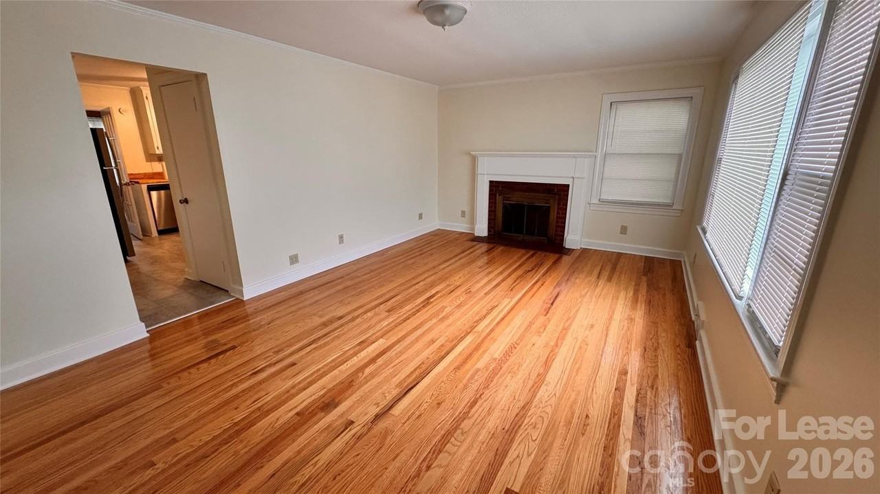 690 Brookdale Dr - Photo 5 of 19
