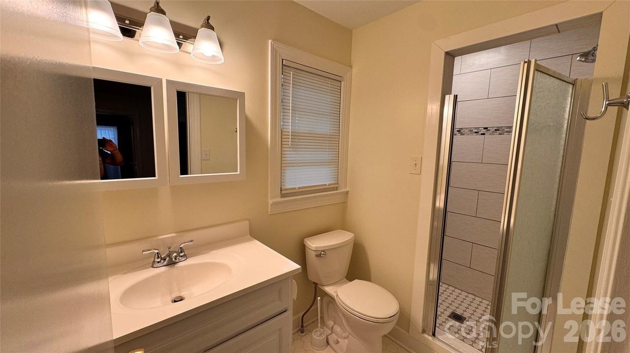 690 Brookdale Dr - Photo 6 of 19