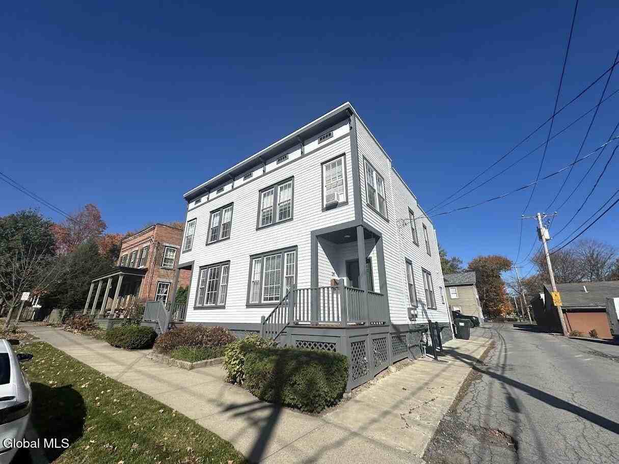 41 Walton St - Photo 4 of 28