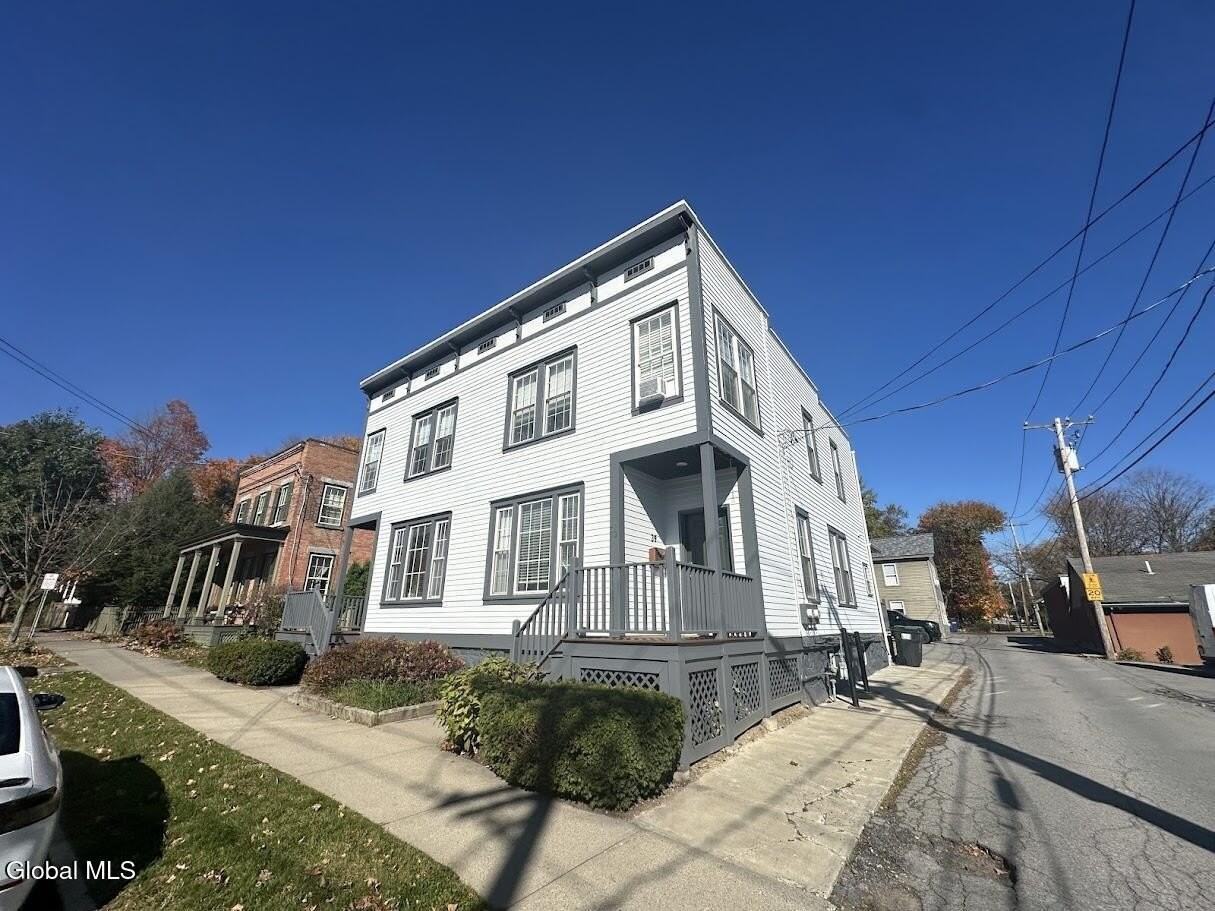 39 Walton St - Photo 2 of 24