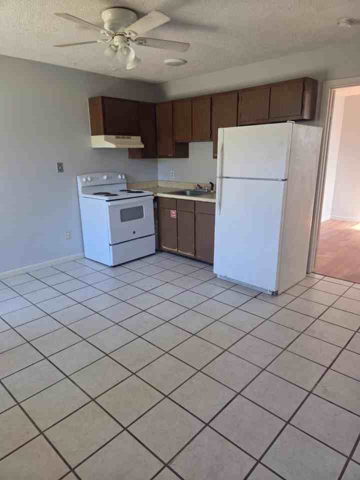 14 Cape Dr Nw #E - Photo 3 of 7