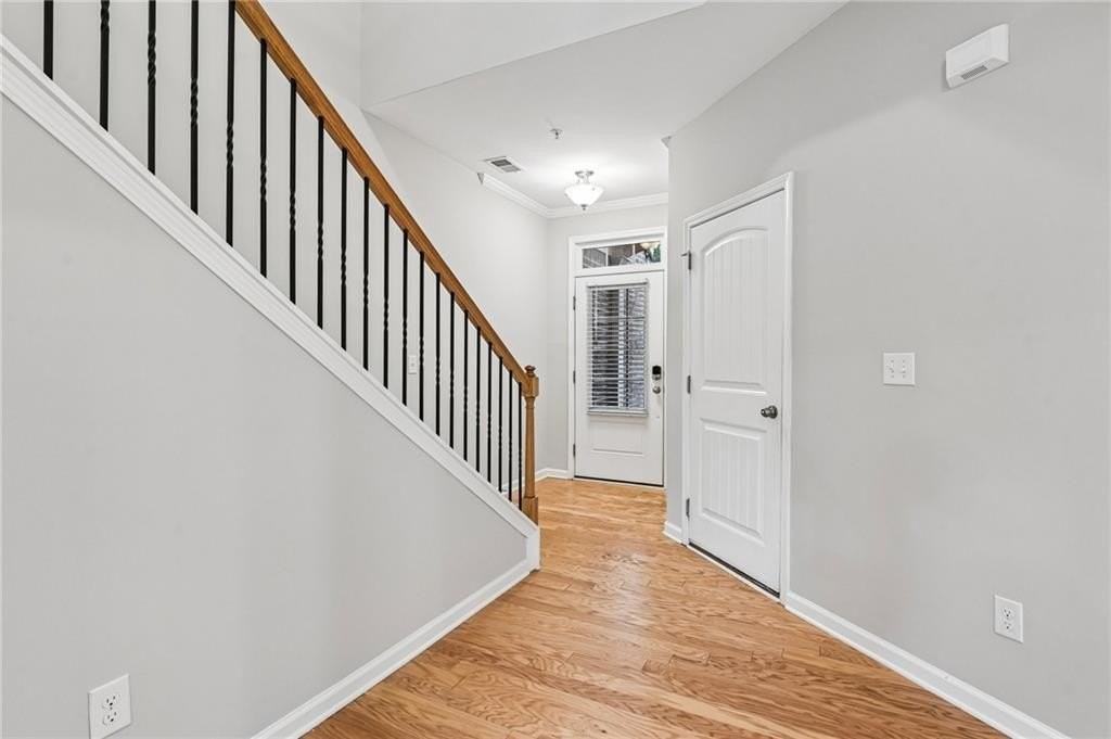 1208 Foxcroft Ln - Photo 2 of 28