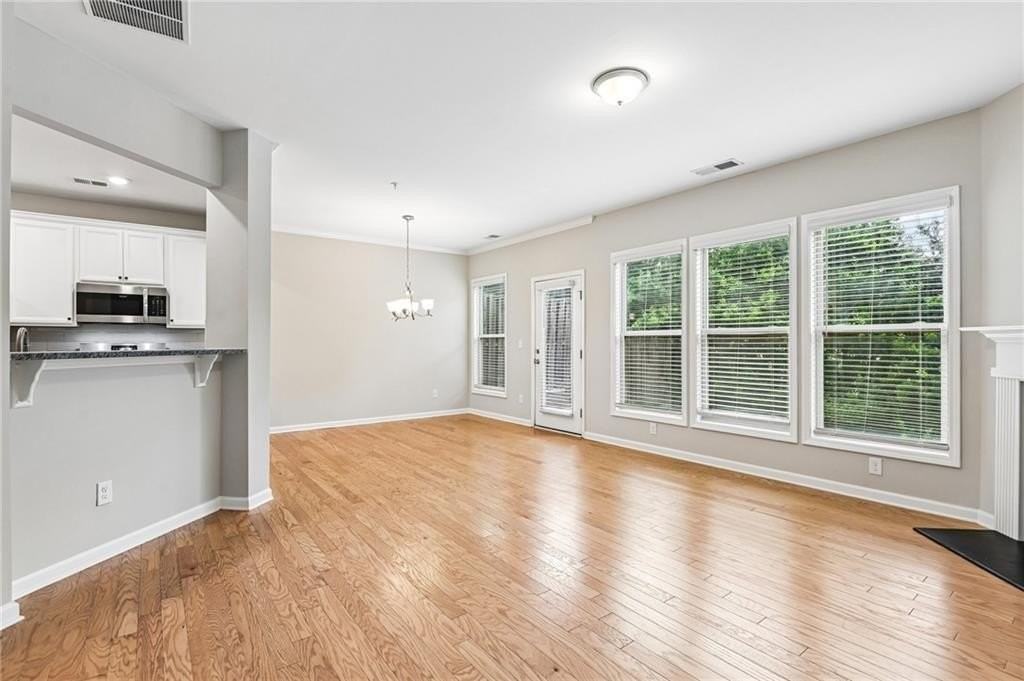 1208 Foxcroft Ln - Photo 4 of 28