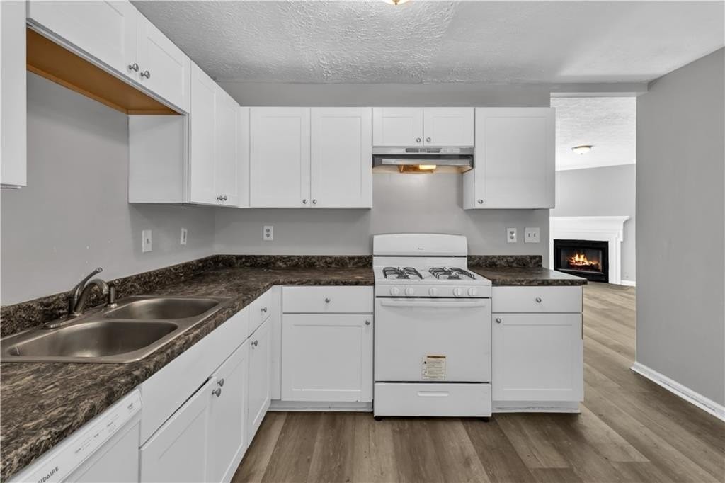 3559 Ashley Station Dr Sw - Photo 4 of 28