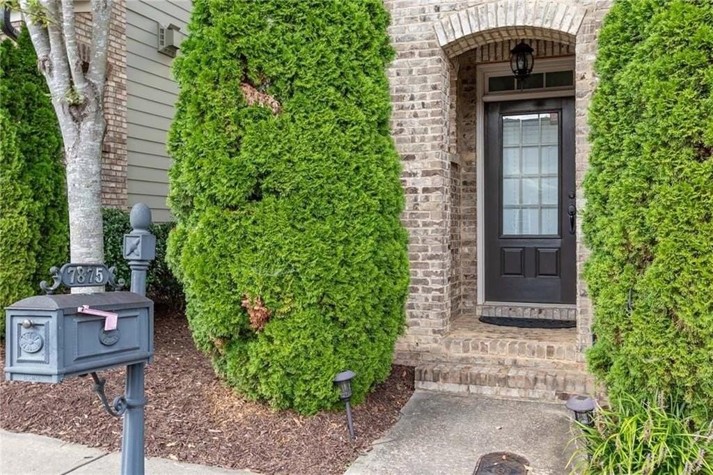 7875 Crownpoint Dr - Photo 2 of 50