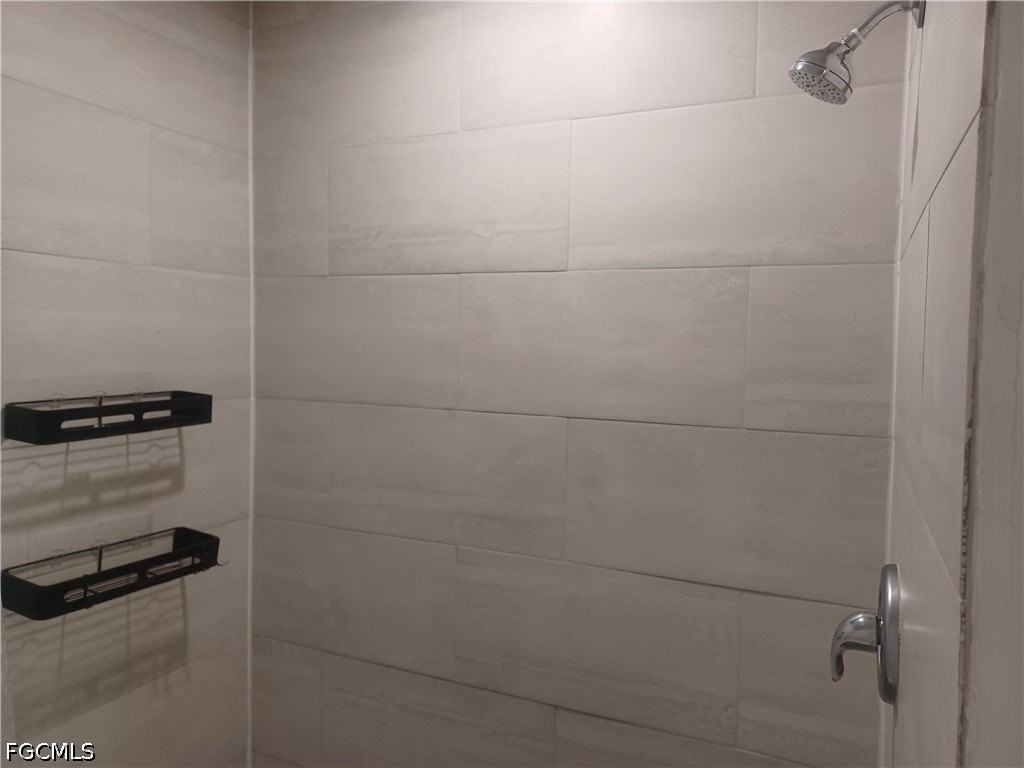 637 Ne 5th Ave - Photo 7 of 15