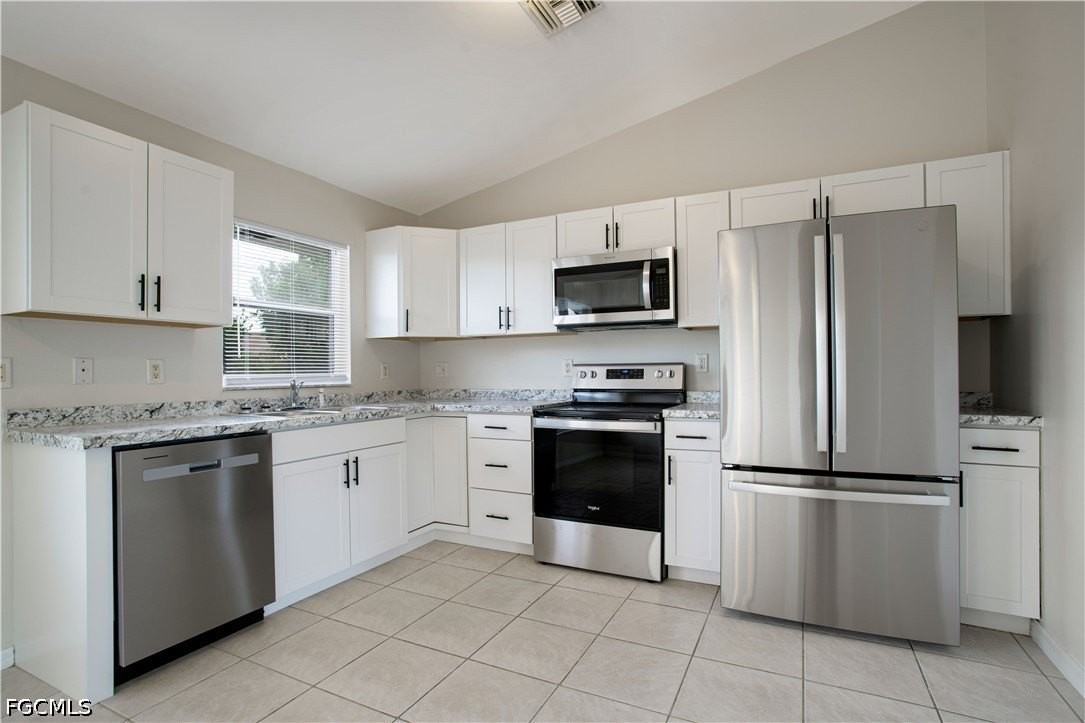 1020 Se 26th Ter - Photo 6 of 21