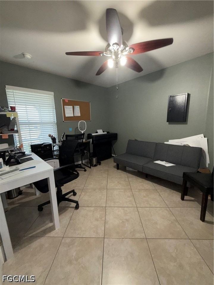1034 Ne 13th Pl - Photo 3 of 19