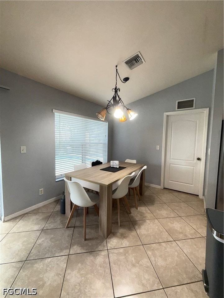 1034 Ne 13th Pl - Photo 6 of 19