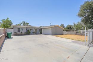 1050 W Avenue J13 - Photo 1 of 1
