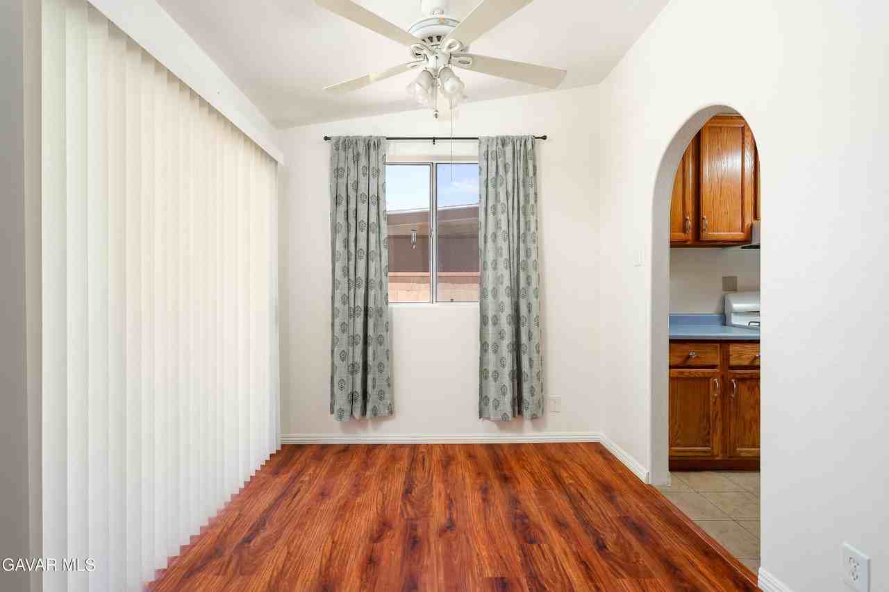 1050 W Avenue J13 - Photo 5 of 24