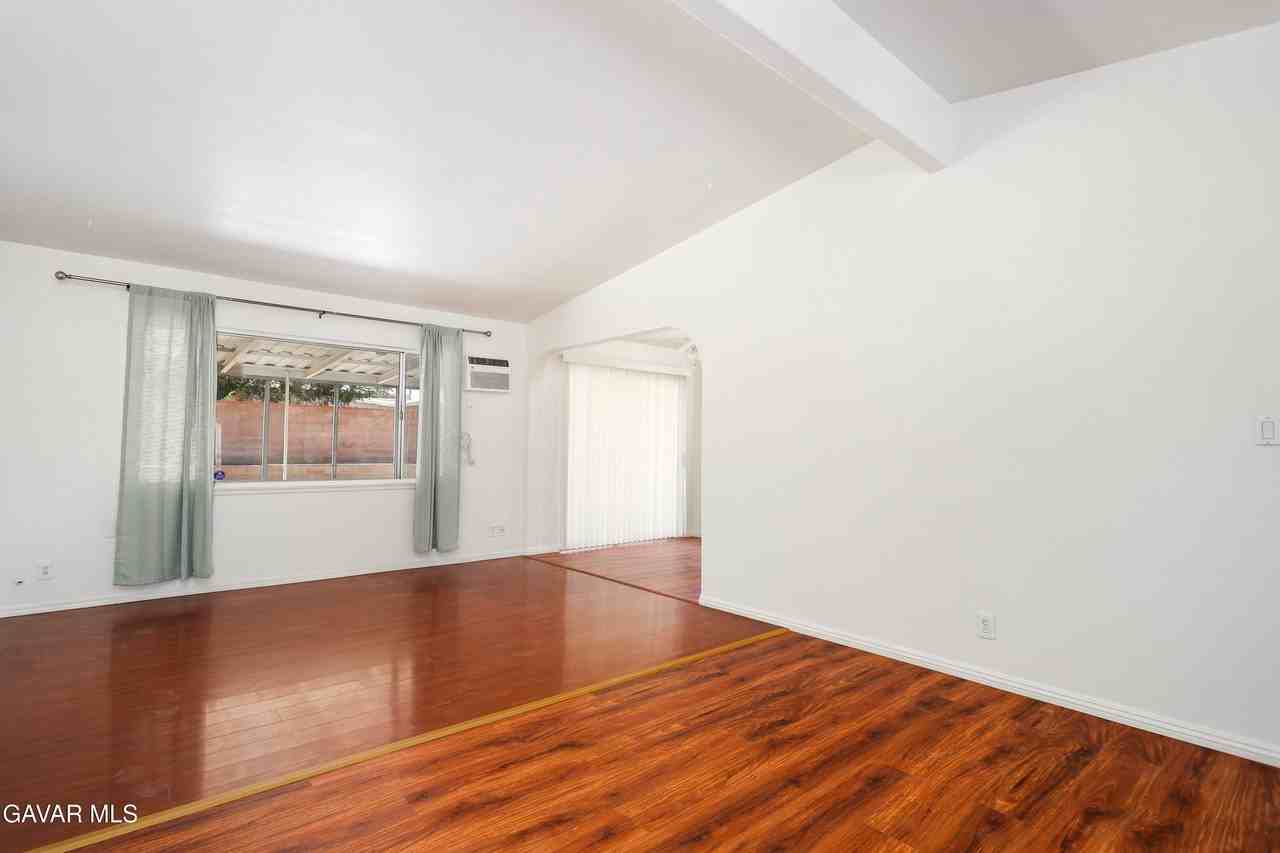 1050 W Avenue J13 - Photo 6 of 24