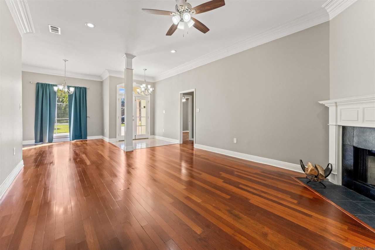 17343 Les Chenier St - Photo 4 of 20