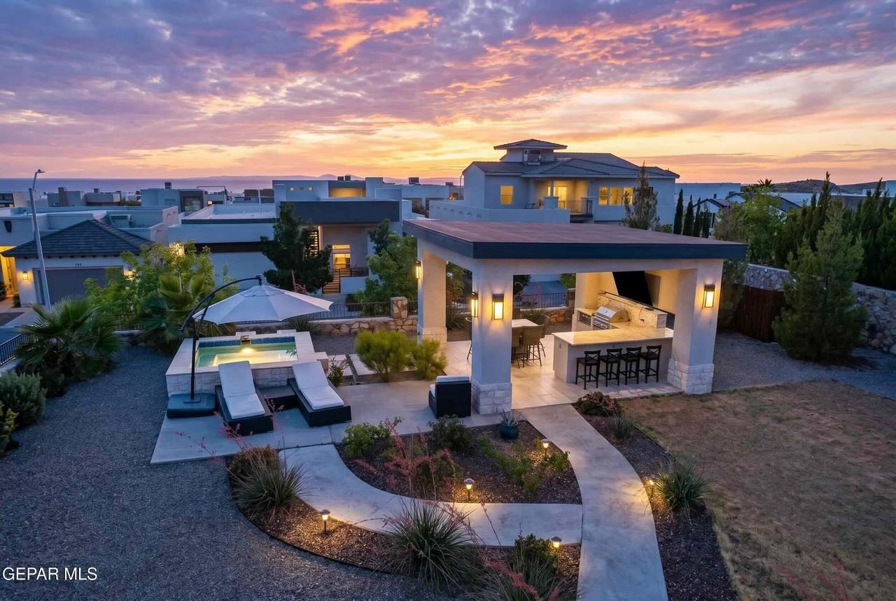 1356 Desert Night St - Photo 3 of 50
