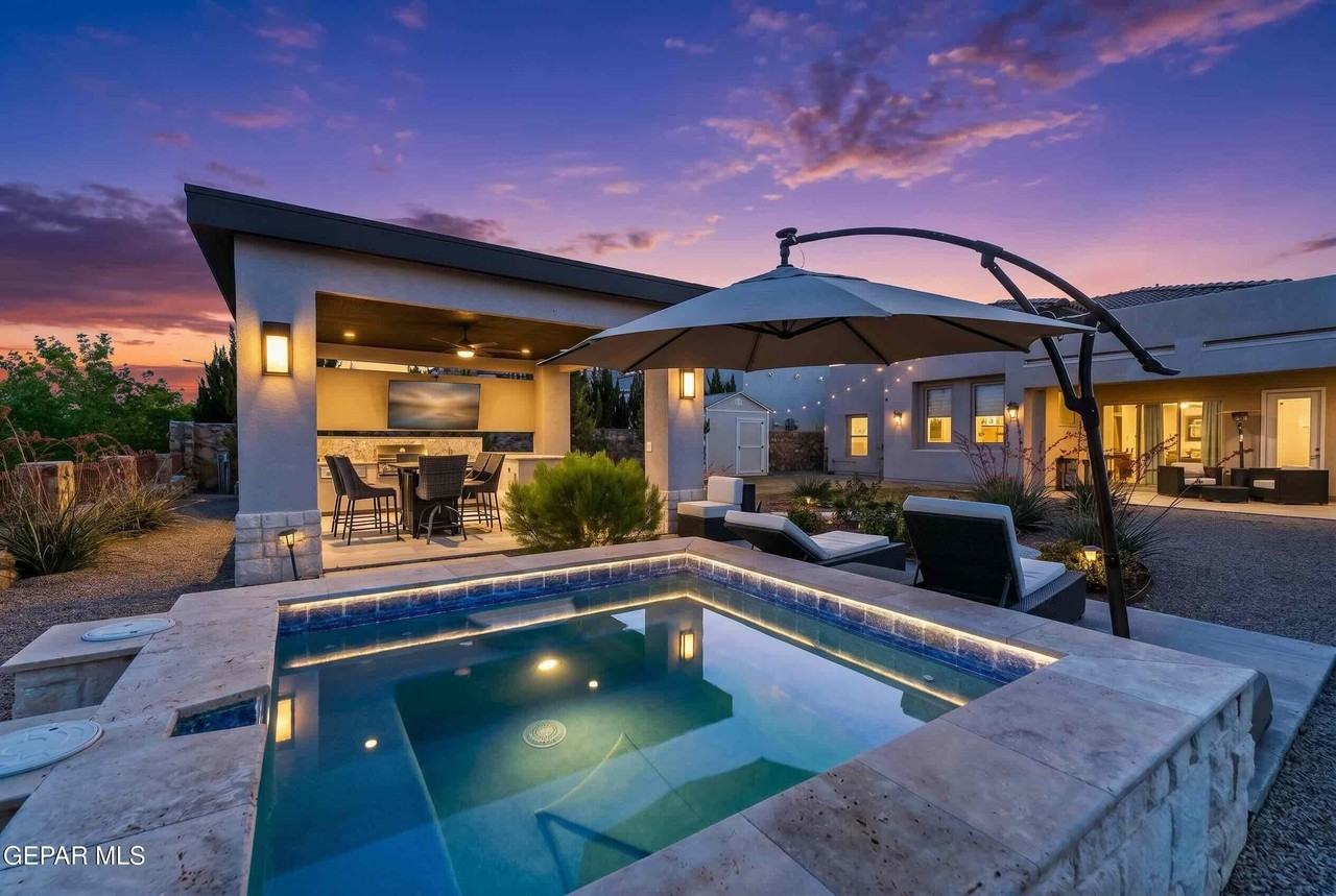 1356 Desert Night St - Photo 5 of 50