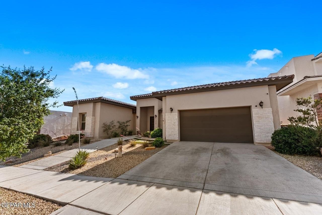 1356 Desert Night St - Photo 6 of 50
