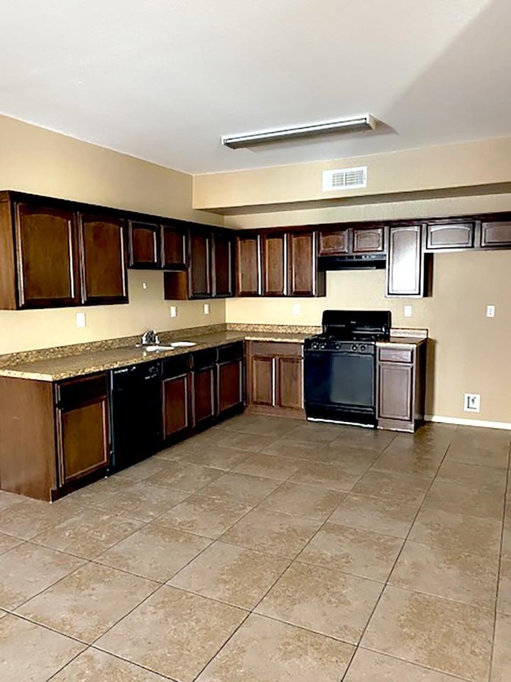 14313 Arthur Ashe Ct #A - Photo 3 of 12