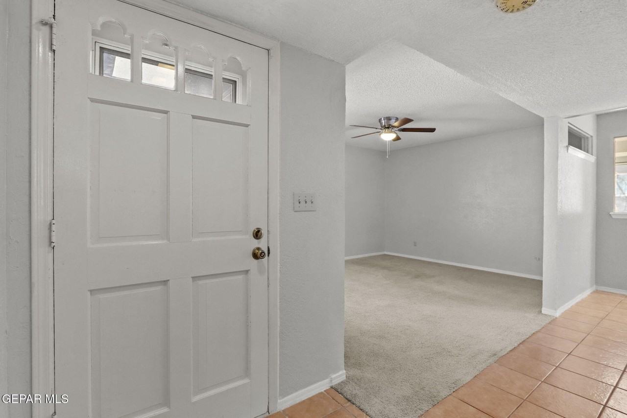 2113 Anise Dr - Photo 4 of 32