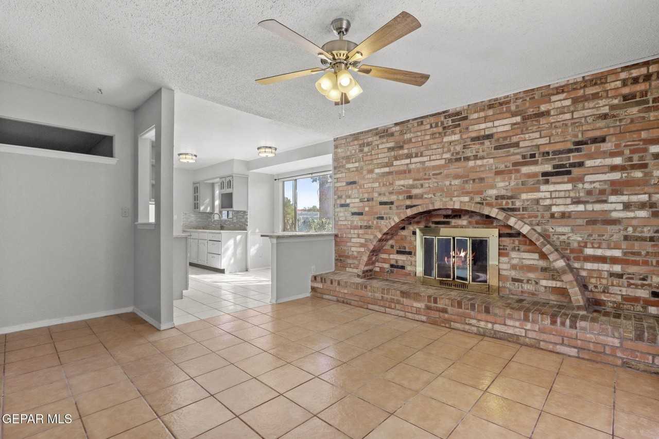 2113 Anise Dr - Photo 5 of 32