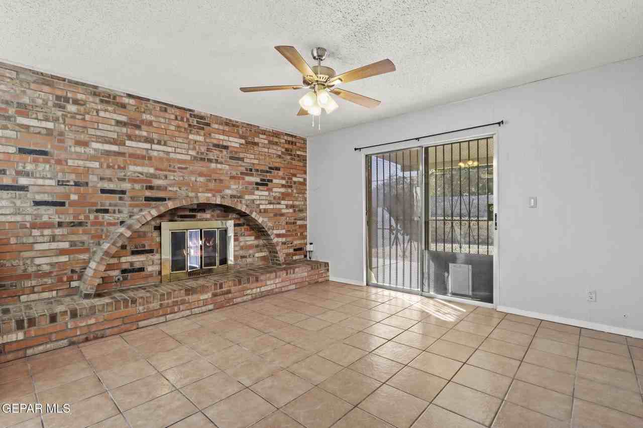2113 Anise Dr - Photo 6 of 32
