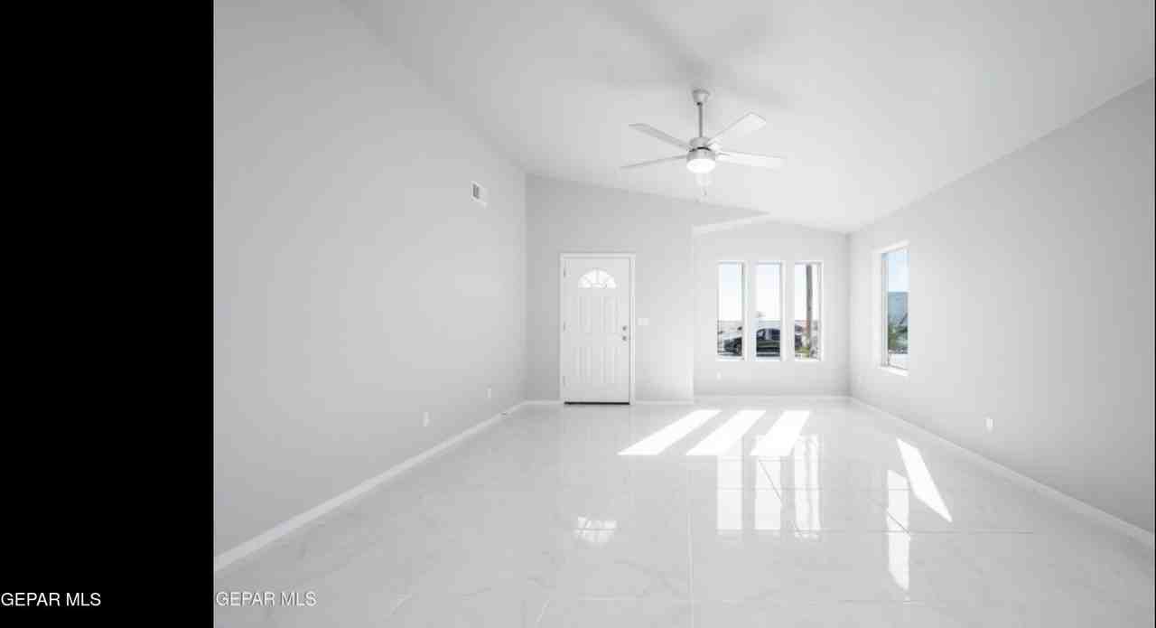 15221 Gauge Ct - Photo 4 of 17