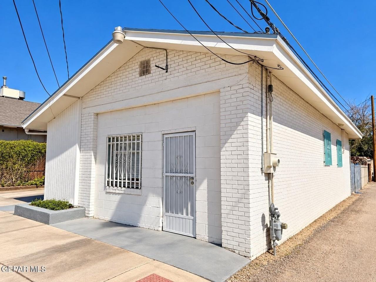 612 Noble St - Photo 3 of 17