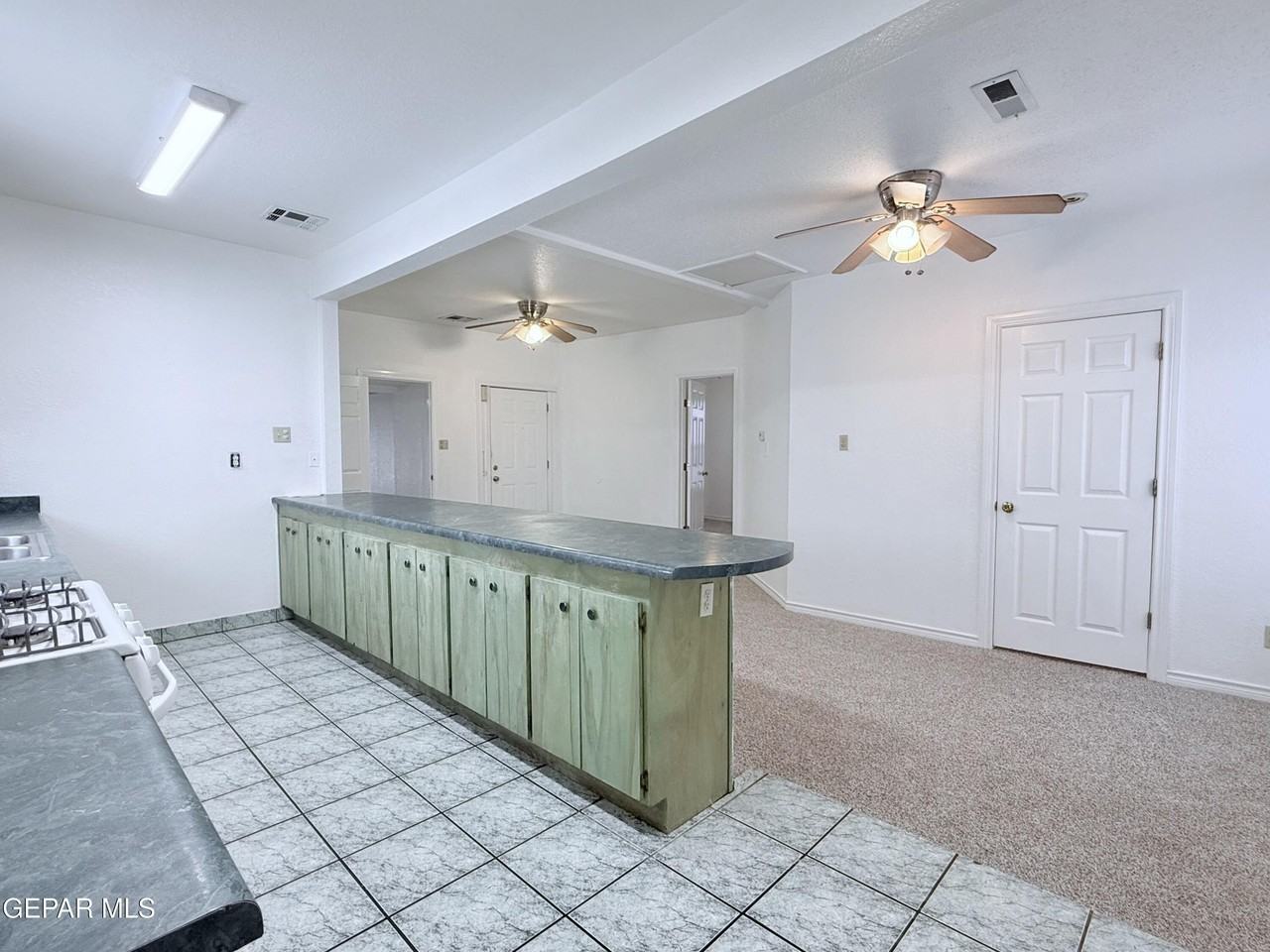 612 Noble St - Photo 6 of 17