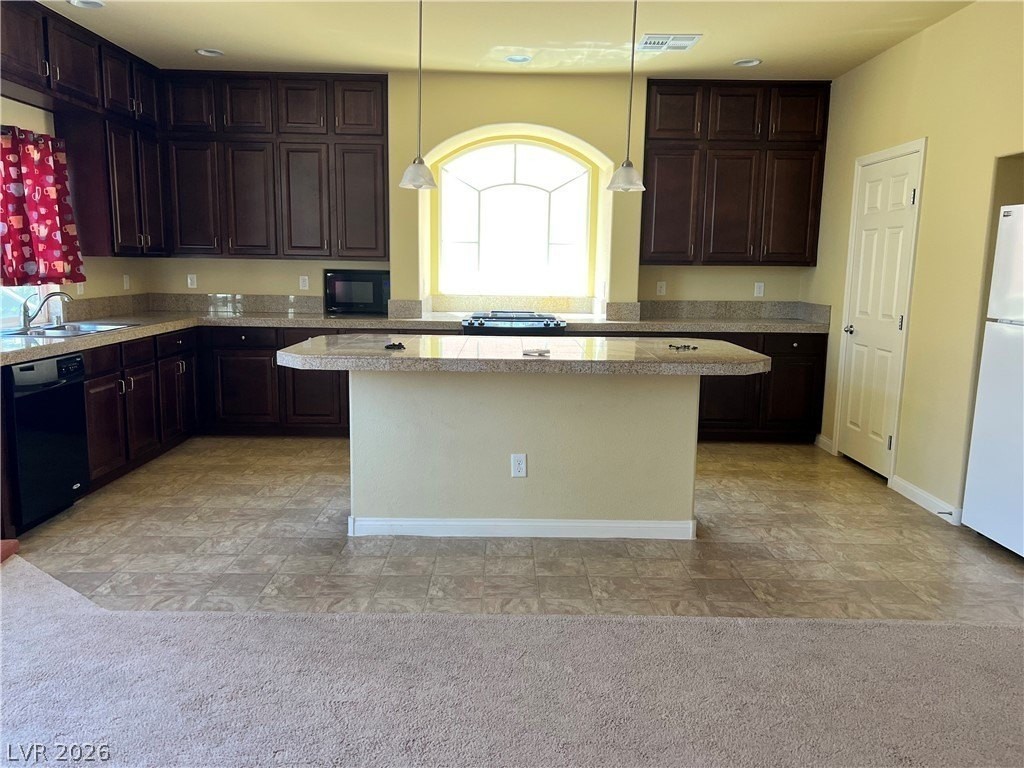 5895 Mendocino Hill Ave - Photo 5 of 15