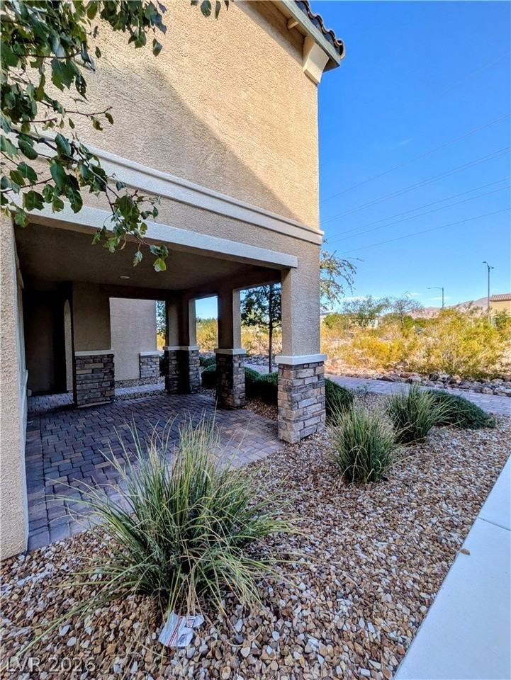 2850 Alenga St - Photo 2 of 26