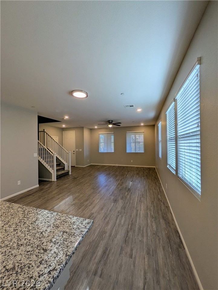 2850 Alenga St - Photo 5 of 26