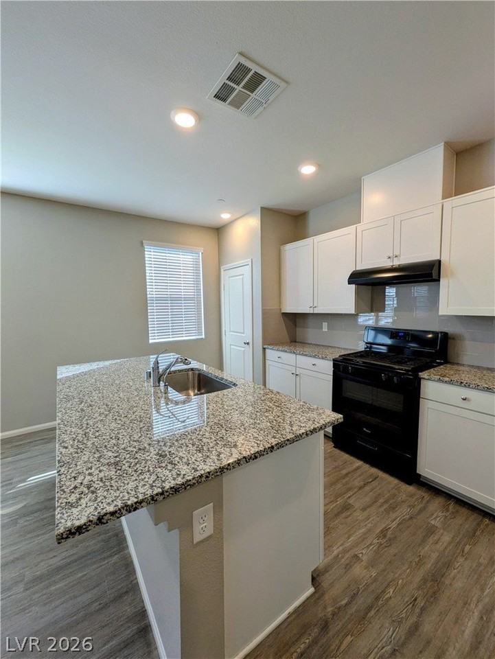 2850 Alenga St - Photo 7 of 26
