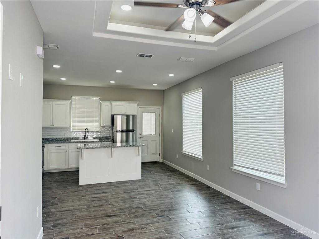 1103 Sugar Garden Ave #3 - Photo 2 of 10