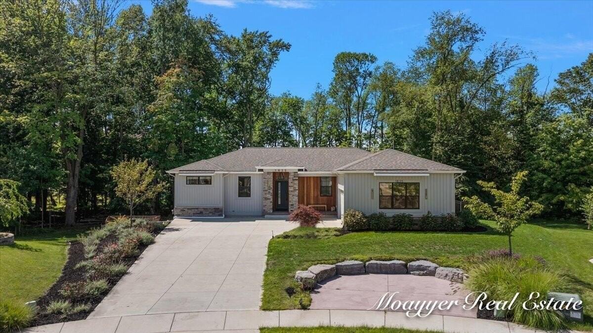 1835 Gloryfield Dr Sw - Photo 2 of 50