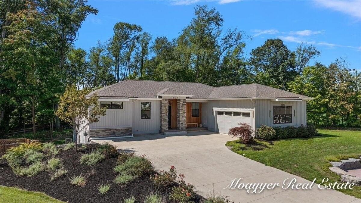 1835 Gloryfield Dr Sw - Photo 3 of 50