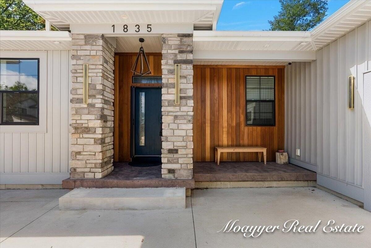 1835 Gloryfield Dr Sw - Photo 4 of 50