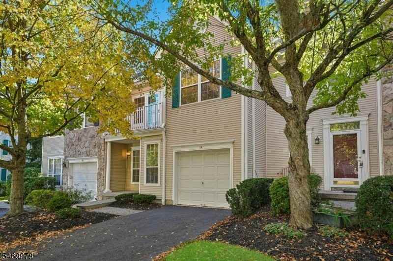 26 Mayflower Dr - Photo 2 of 28