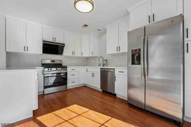 26 Mayflower Dr - Photo 3 of 28