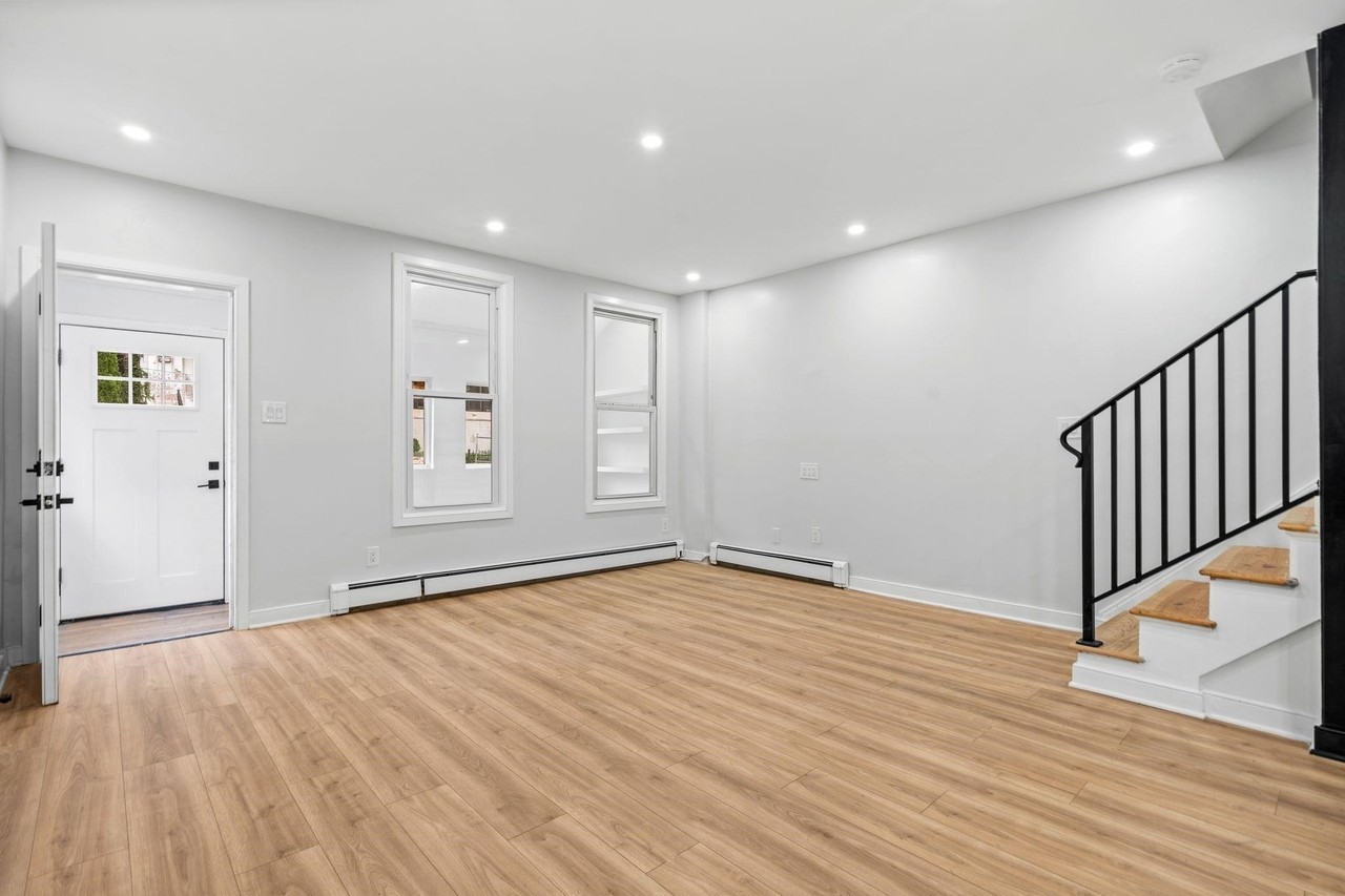 24 Park St - Photo 4 of 38