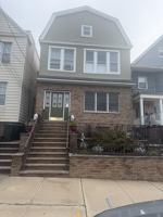 featured image of 140 W 30th St