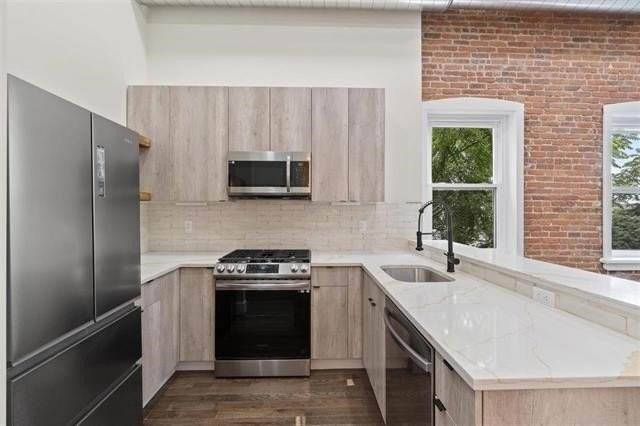 21 W 20th St #205 - Photo 4 of 23