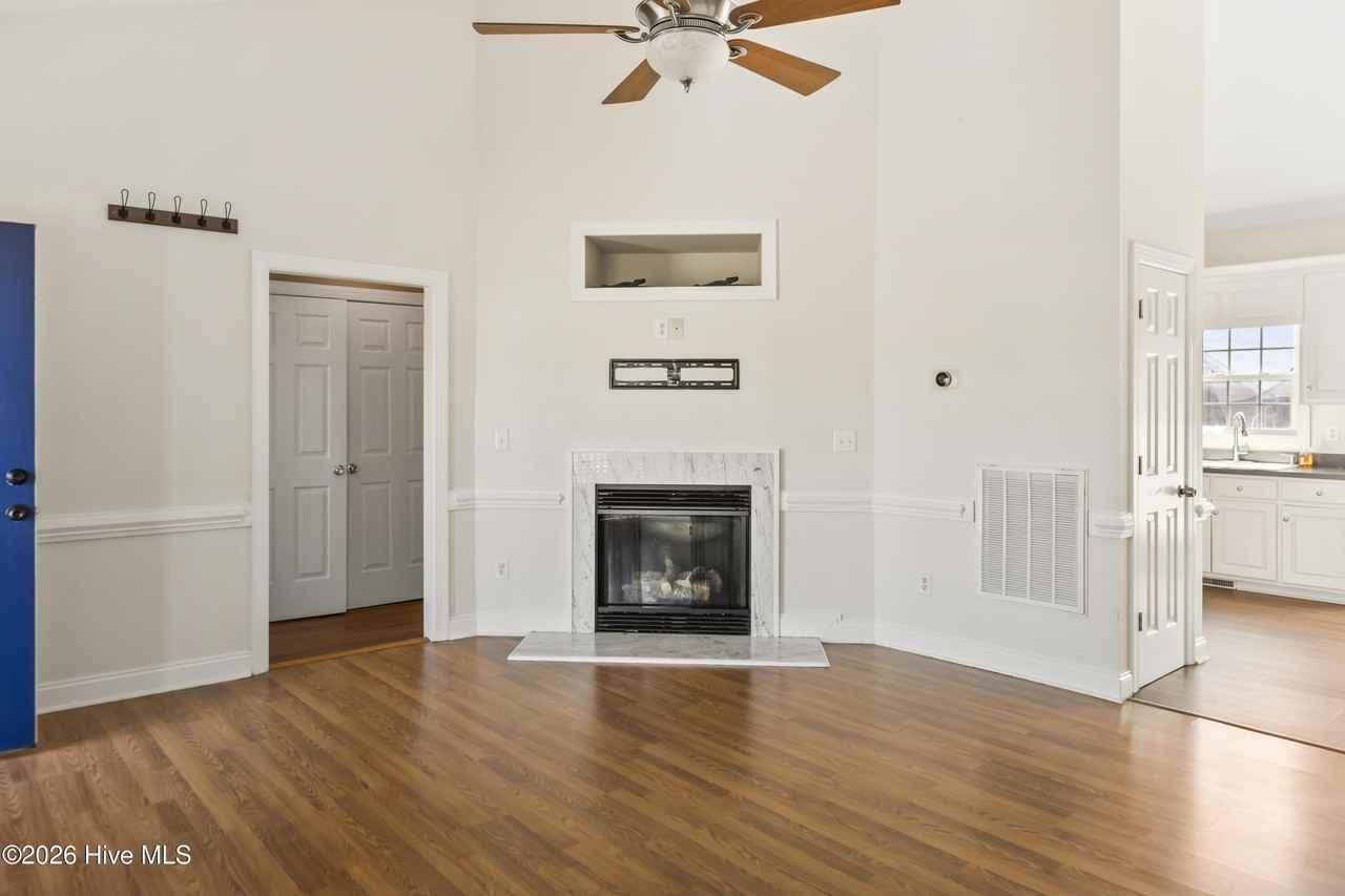 726 Addington Dr - Photo 3 of 27