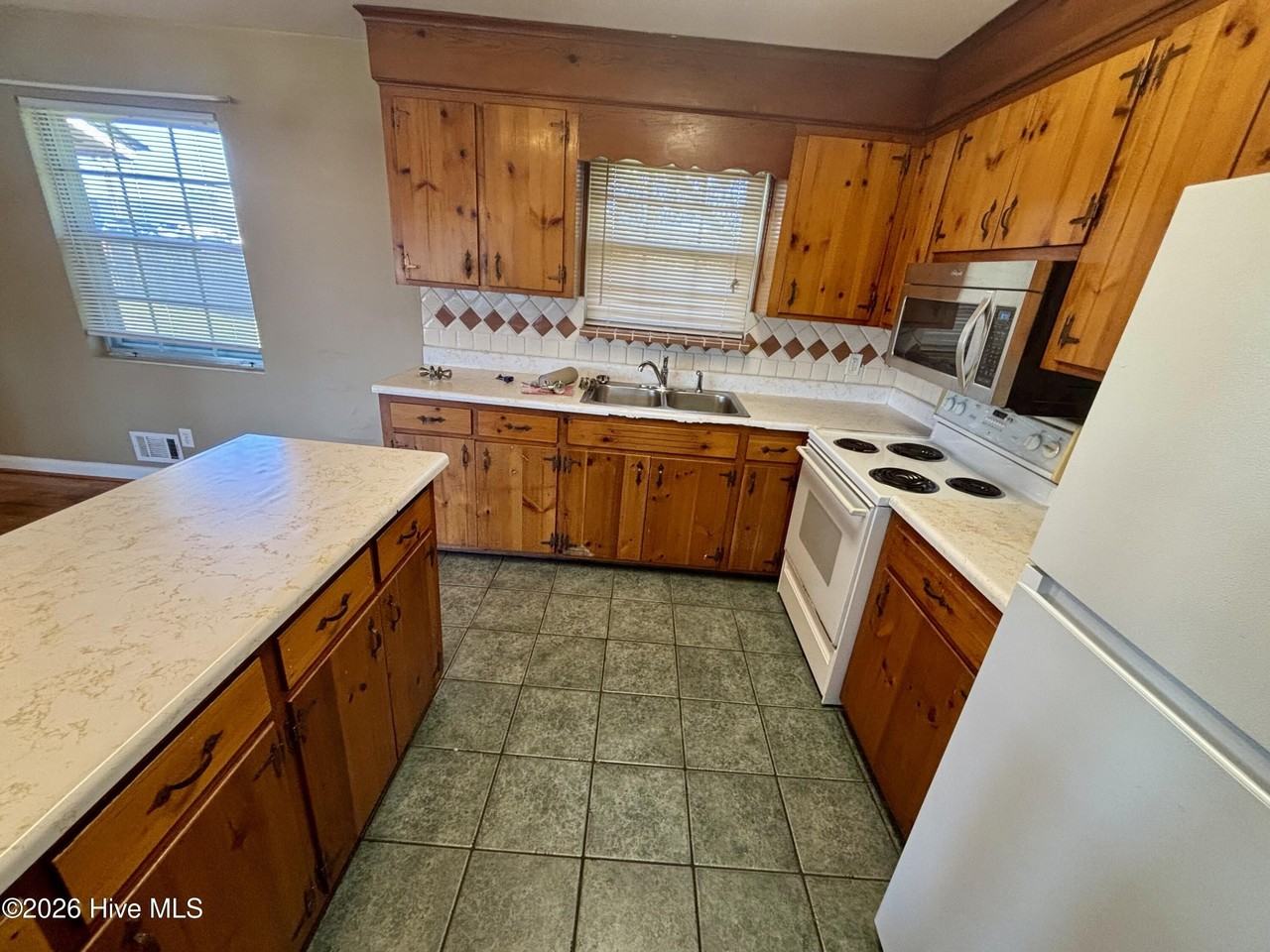 119 Davant St - Photo 6 of 16