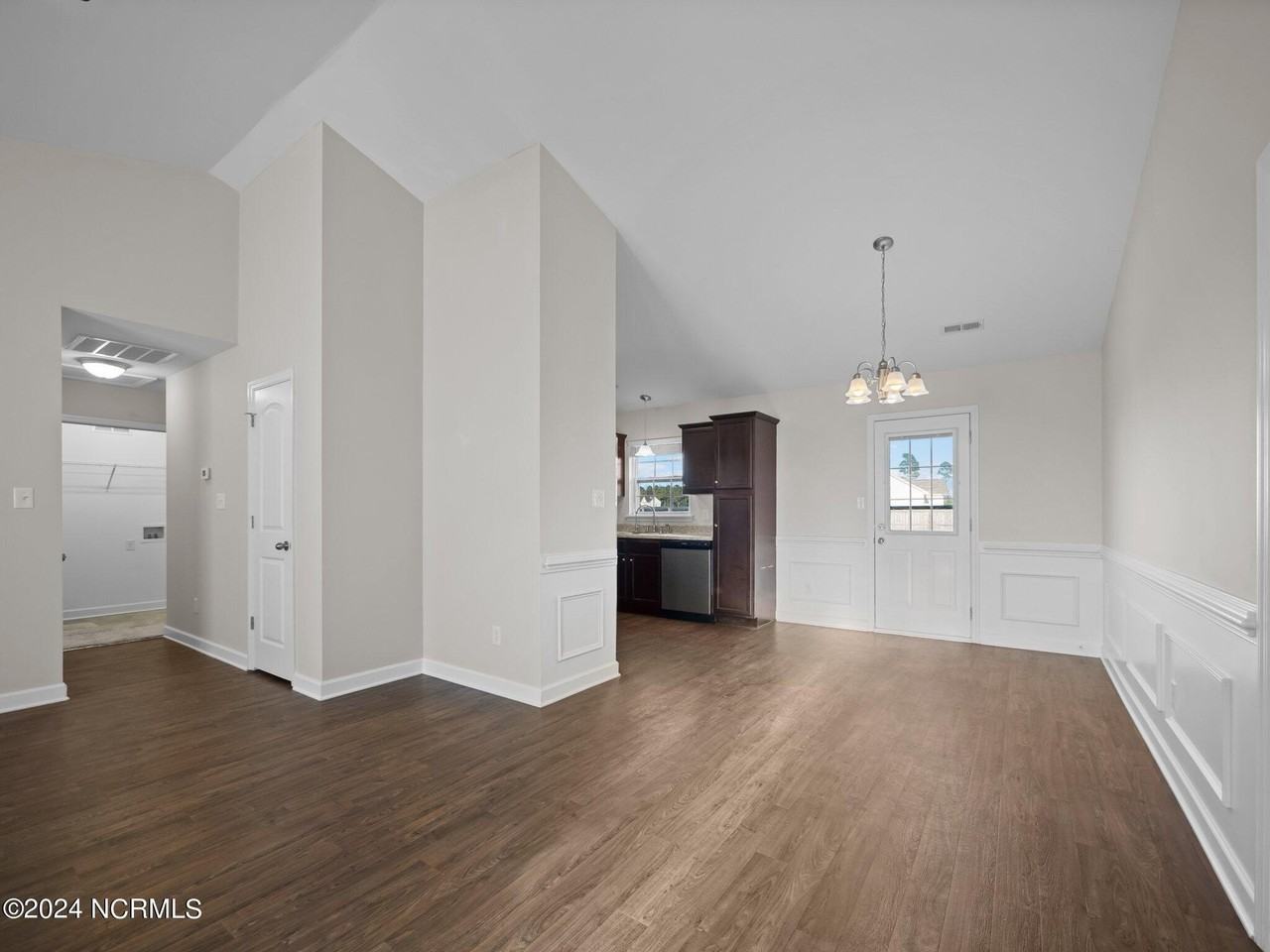 108 Prospect Dr - Photo 5 of 23