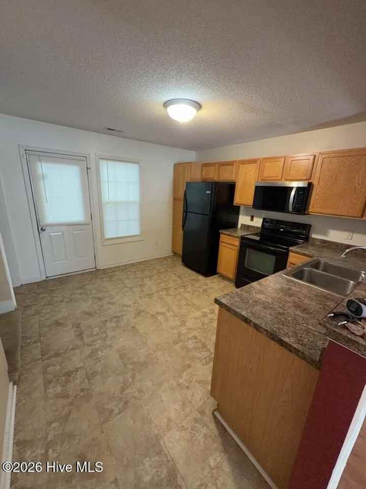 133 Cornerstone Pl - Photo 3 of 10