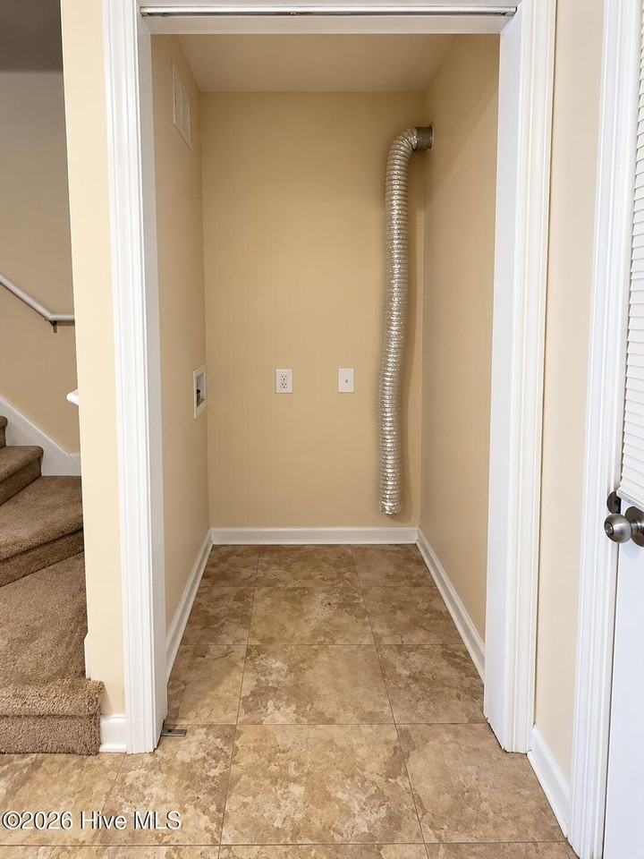 133 Cornerstone Pl - Photo 4 of 10