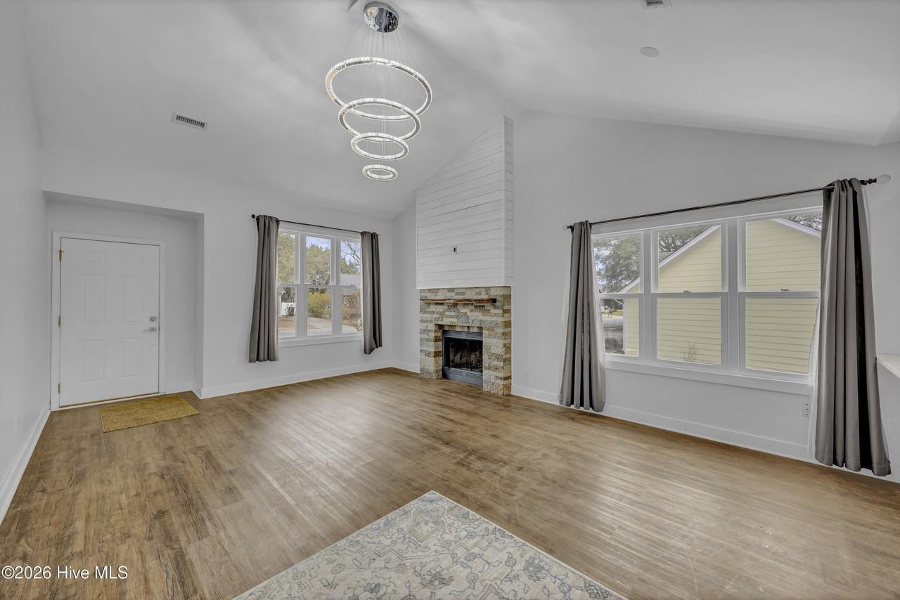 1204 Faulkenberry Rd - Photo 4 of 22