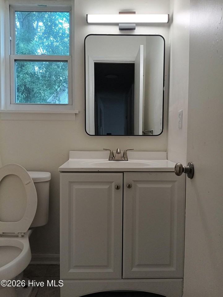 3064 Angela St - Photo 7 of 17