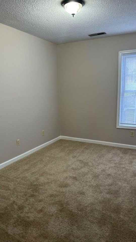 1129 Robinhood Ct #302 - Photo 7 of 11